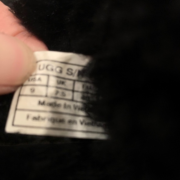 UGG Three Button Boots - Picture 5 of 7